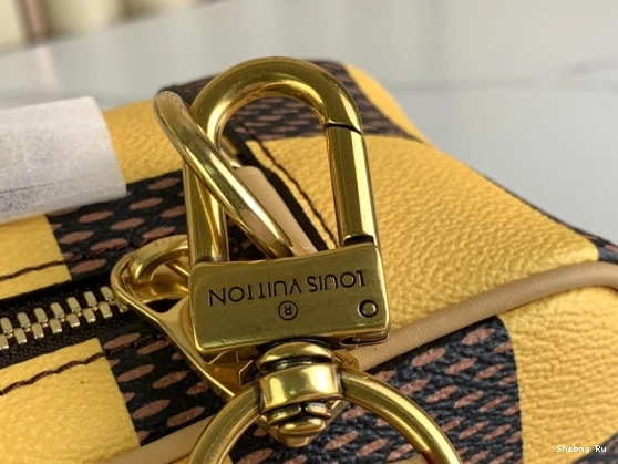 Chess LOUIS Messenger-24*24*8CM VUITTON 0729